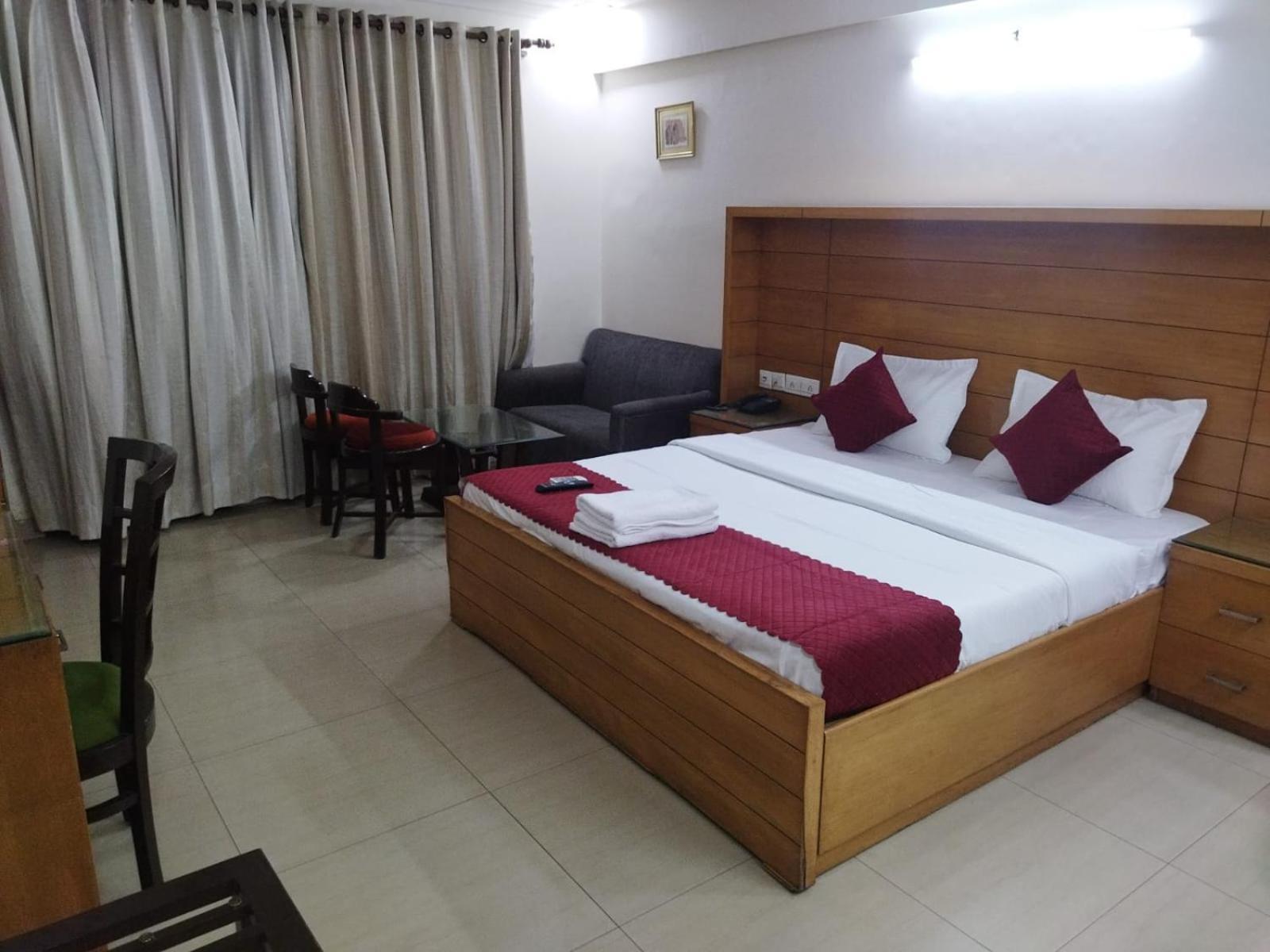 Hotel Signature Plaza Nowe Delhi Zewnętrze zdjęcie